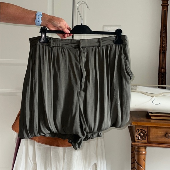 Celia Set - Picture 4 of 10